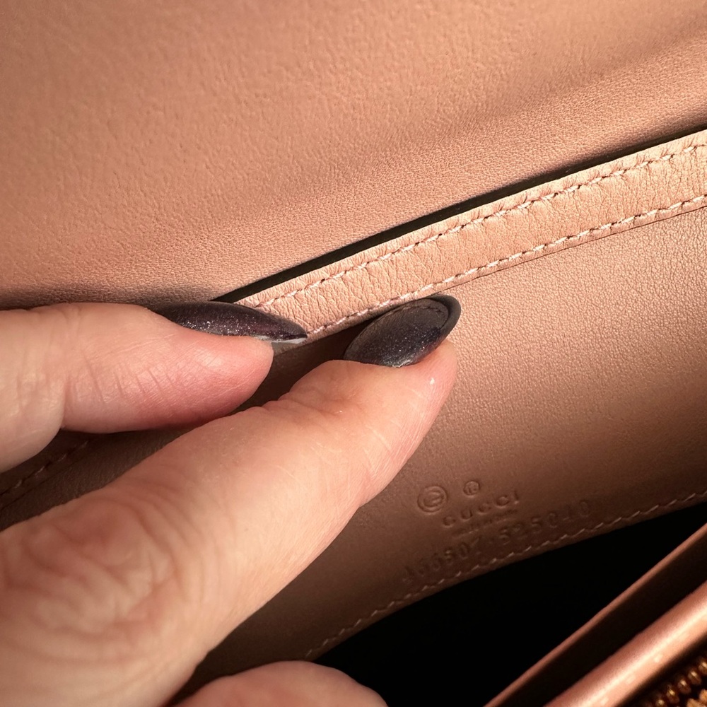 Gucci Micro GG Guccissima leather crossbody wallet - Picture 5 of 8